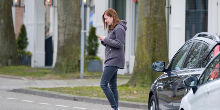 Distracted walking linked to deadly accidents