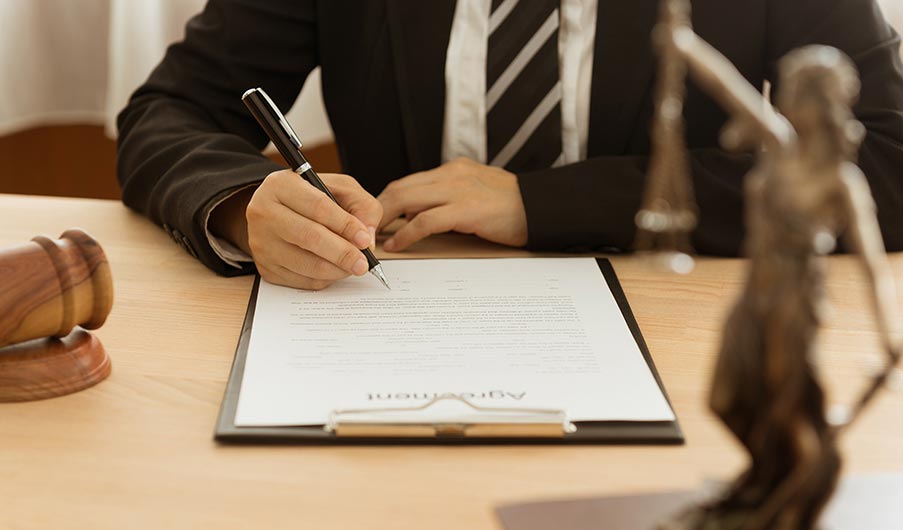 Business litigation attorney Miami